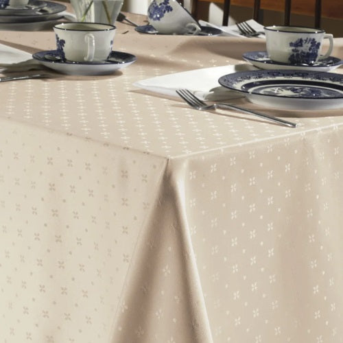Toalha de Mesa Döhler Requinte - Lisa 1,40x2,10